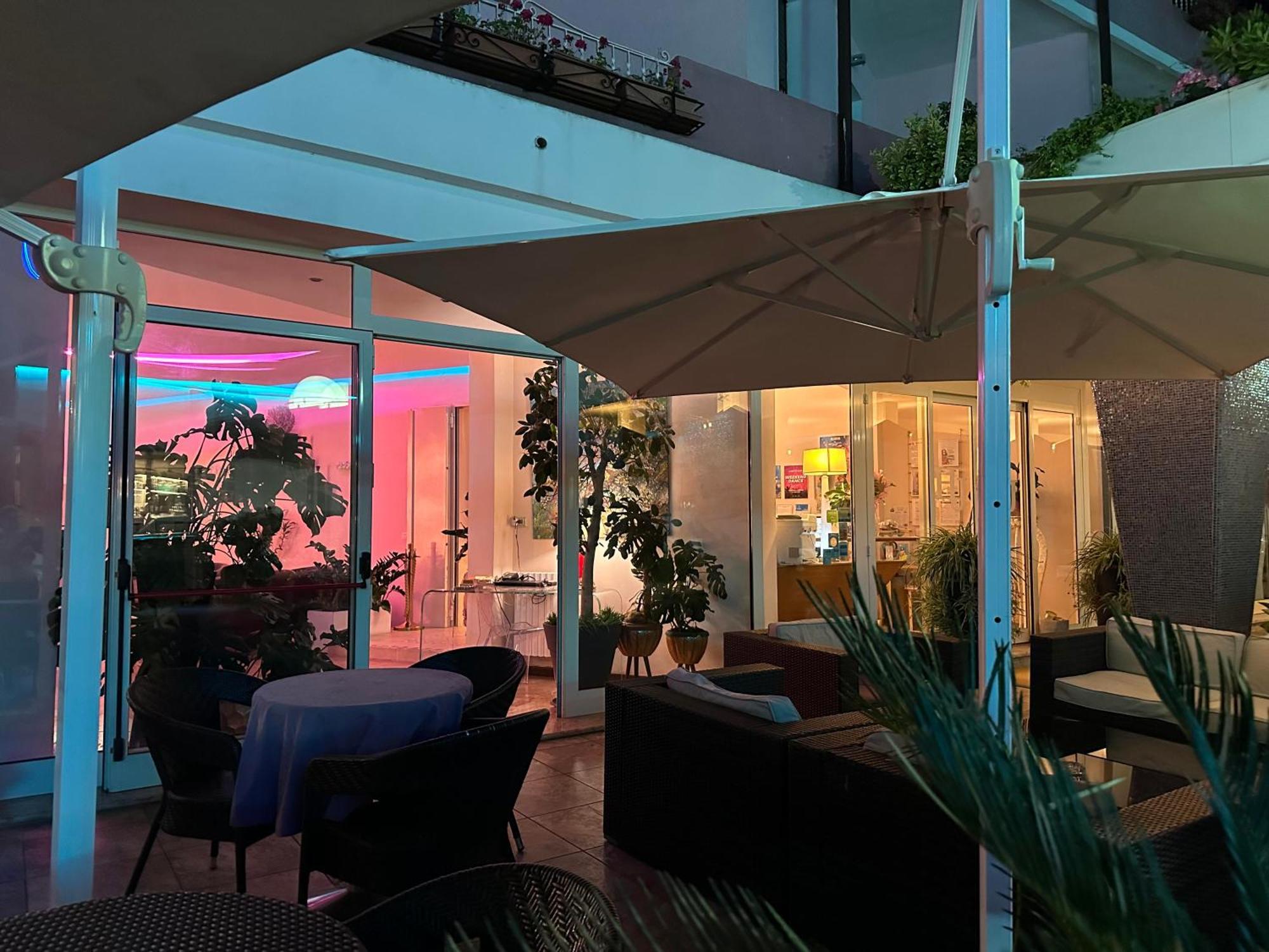 Hotel Julia Llido Degli Estensi Bagian luar foto