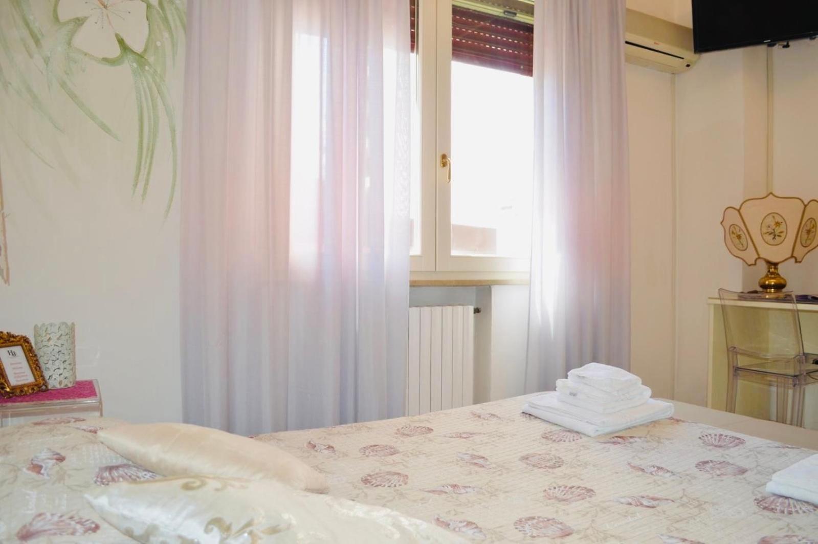 Hotel Julia Llido Degli Estensi Bagian luar foto