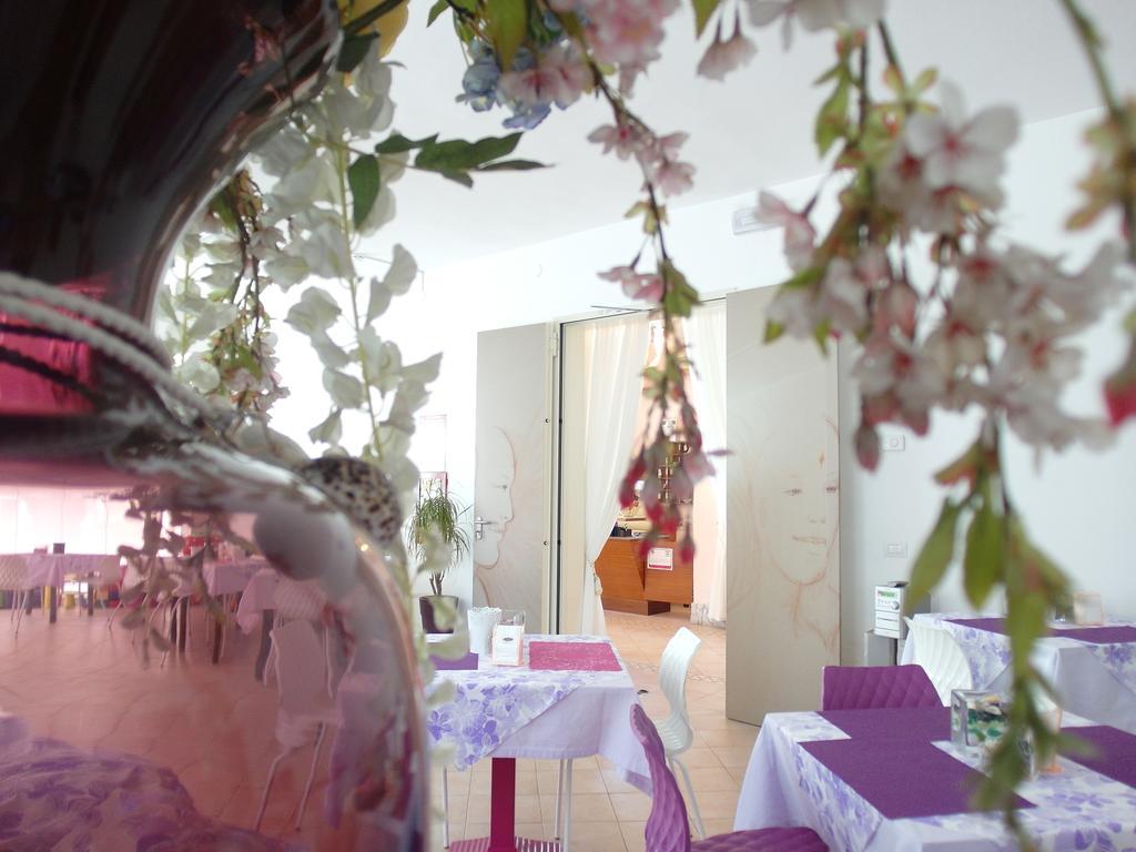 Hotel Julia Llido Degli Estensi Bagian luar foto