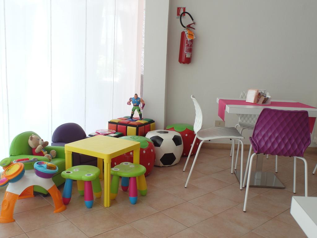 Hotel Julia Llido Degli Estensi Bagian luar foto