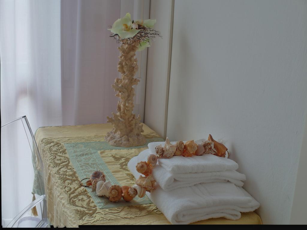 Hotel Julia Llido Degli Estensi Bagian luar foto