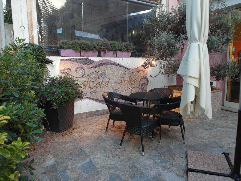 Hotel Julia Llido Degli Estensi Bagian luar foto