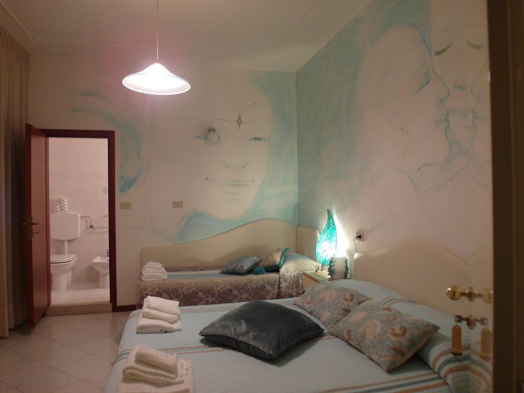 Hotel Julia Llido Degli Estensi Bagian luar foto